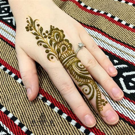 30 stylish and elegant finger mehndi designs tikli