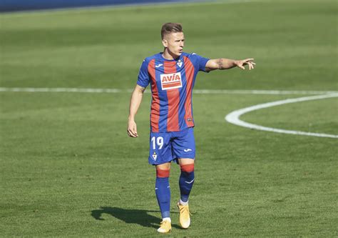 Born 16 june 1992) is a polish professional footballer who plays as a central midfielder for croatian club dinamo zagreb. Damian Kądzior wypożyczony. Drugą część sezonu spędzi w ...