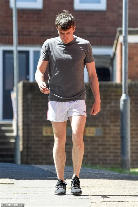 Normal Peoples Paul Mescal Shows Off His Hunky Physique In A T Shirt And Shorts As He Goes For