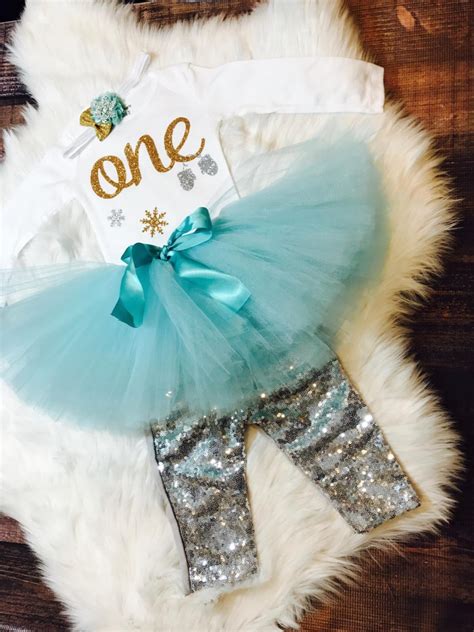 Make baby's first birthday one to remember (even if they won't) with stylish 1st birthday invitation templates. Winter wonderland birthday outfit First Birthday Outfit