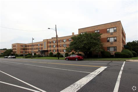 4 bedroom apartment for rent3 main bedrooms + 1 maids quarter3 cr (one comfort room inside master bedroom)1 parking garage1 utility area1 balcony outside master bedroom24/7. Northeast Apartments Rentals - Philadelphia, PA ...