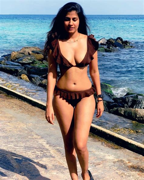 Shreya Dhanwanthary In Bikini Flaunts Her Sexy Body And Makes Fans Drop Their Jaws See 20 Hot