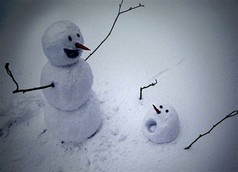 Get a load of these funny snowman pictures. 35 Creative, Funny Snowman Pictures for Winter Fun ...