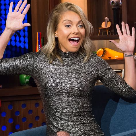 Kelly Ripa Claps Back At Weirdos Claiming Shes Missing A Foot E