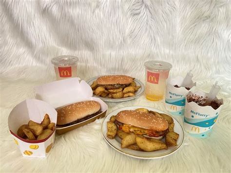While this isn't available in singapore, here's a. Sambut 2021, McDonald's Hadirkan Lagi Prosperity Burger ...