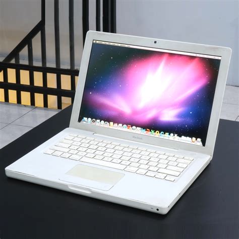 Apple Macbook 4 1 Telegraph