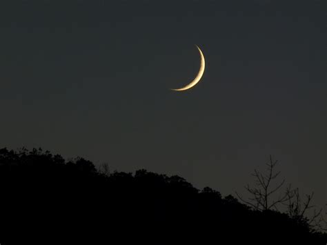 Waxing Crescent Moon 1017 Gettysburg Skies