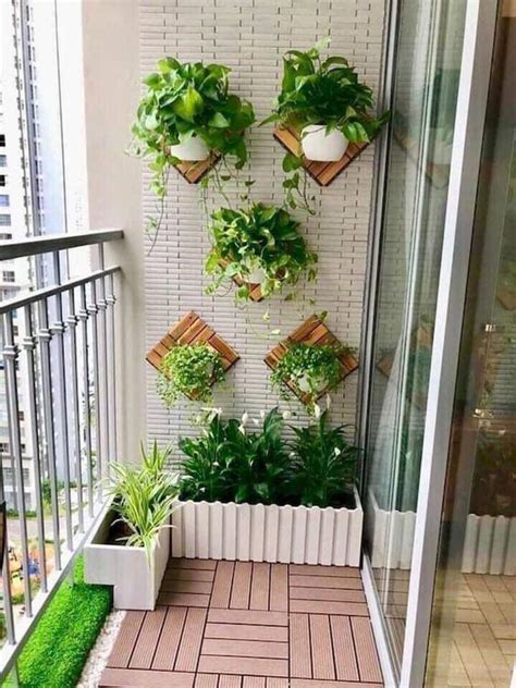 Deko balkoni rumah teres 2 tingkat bertukar cantik dengan barangan preloved. 13 Tips Deco Balkoni Rumah dengan Konsep Mini Garden ...