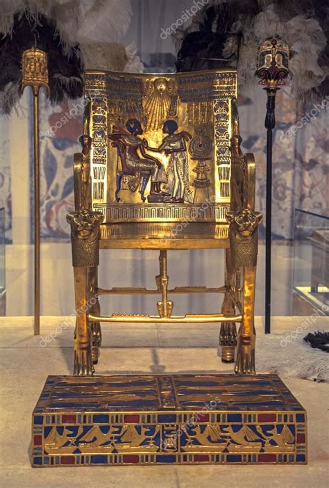 Tutankhamuns Gold Throne — Stock Photo © Jarino 60612343
