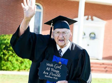 Its Never Too Late 88 Year Old Man Graduates From College Inpulse Media