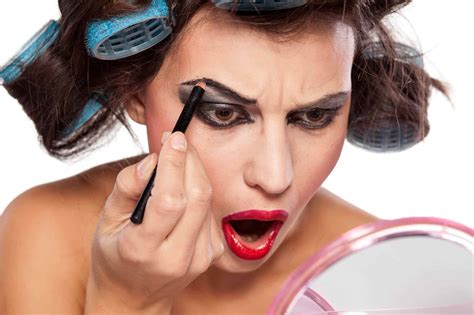 11 Errores Que Cometes Al Maquillarte