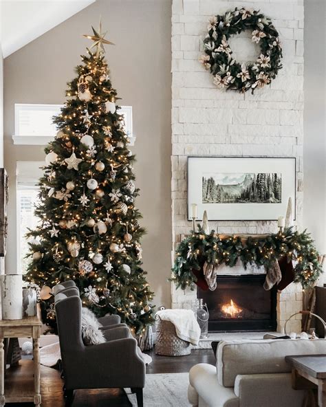 20 Modern Christmas Tree Decor Decoomo