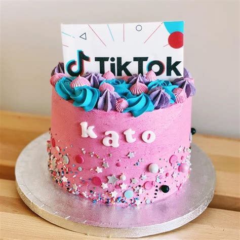 Wenn sie die farbe ändern möchten, die auch angepasst werden kann. 13 Cute Tik Tok Cake Ideas (Some are Absolutely Beautiful)