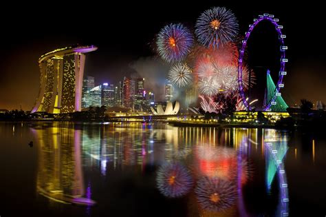 배경 화면 시티 도시 풍경 밤 싱가포르 반사 불꽃 지평선 저녁 관람차 휴양 관광 명소 야외 레크리에이션