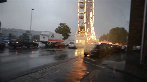 Juste des grosse bourrasque de vents sous la supercellule qui s'est créée sur la ville. Tornade a la foire de Huy - YouTube