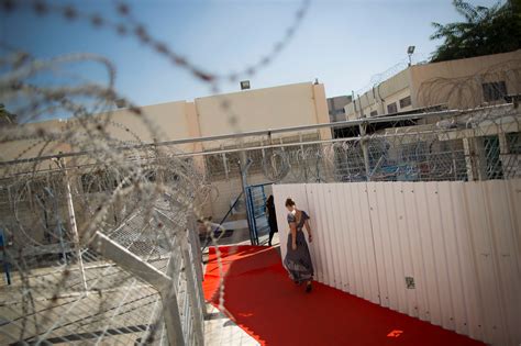 Womens Prison In Israel Hosts Fashion Show In Pictures Art And
