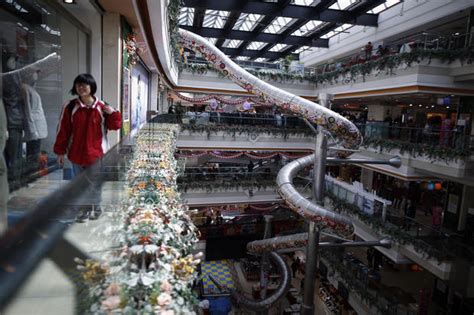 The Pentagon Replica Chinese Mall Life Seen From Inside Pictures