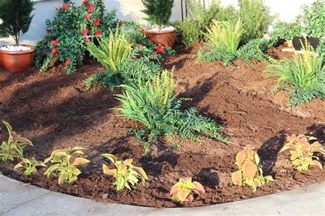 Select faux plants that mimic the irregularities of nature. How to Layout Artificial Plants for Your Flower Bed