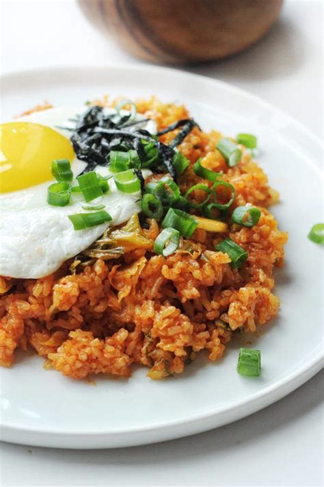 Easy Kimchi Fried Rice Kimchi Bokkeumbap Recipe Kimchi Bokkeumbap