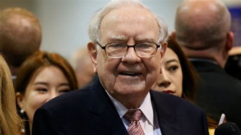 Warren Buffett Makes A Truck Stop Buys Big Into The Flying J Cbc News