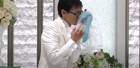 Tbs Showcased Two Men Who Married Virtual Character Hatsune Miku Neo