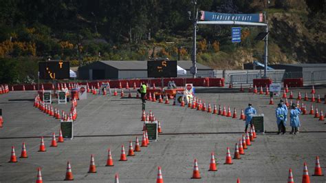 Nbc's meagan fitzgerald reports on testing at la's dodger stadium, during a surge in coronavirus cases in california, even as thanksgiving is a few weeks away. Dodger Stadium now largest coronavirus testing site in ...