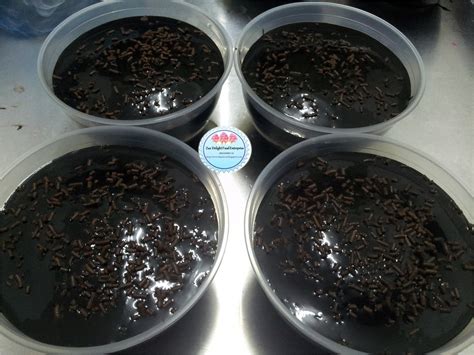Kek coklat moist yang mudah, sedap, lembut. ~ Aneka Rasa Dari ZuE ~: ~4 SAMPLE KEK COKLAT MOIST PADA ...