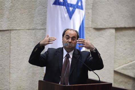 בזיון למשטרת ישראל, אותי חוסמים ולטיבי מתירים.שיקלי: חיסונים תמורת הנערה? הרמז העבה של אחמד טיבי - אקטואליק