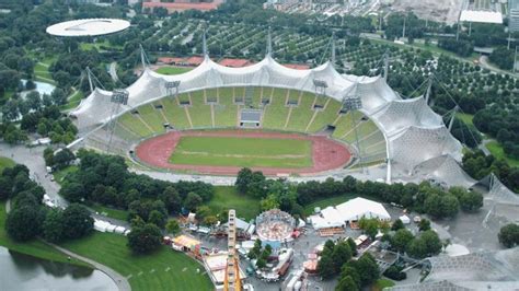 Lo stadio olimpico di roma si trova all'interno del foro italico, un complesso sportivo del coni situato presso. Após 40 anos, parque olímpico em Munique é considerado ...