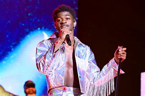 Lil nas x's performance on the finale of saturday night live included an unexpected wardrobe malfunction, which left him with ripped pants in front of a live audience. Lil Nas X Claps Back at Angela Stanton King Over 'Black ...