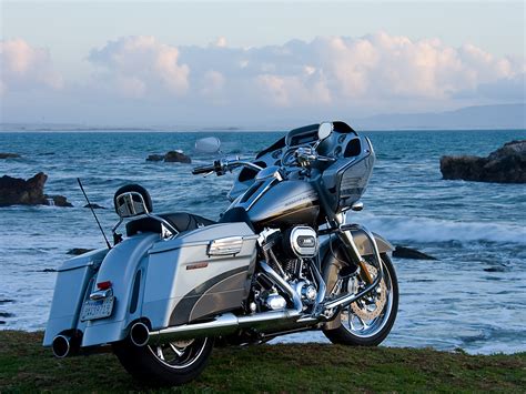 Search webbikeworld and print every word related to cruisers and you wouldn't have enough to fill a thimble. 2009 Harley-Davidson CVO Road Glide - Pacific Sunset ...