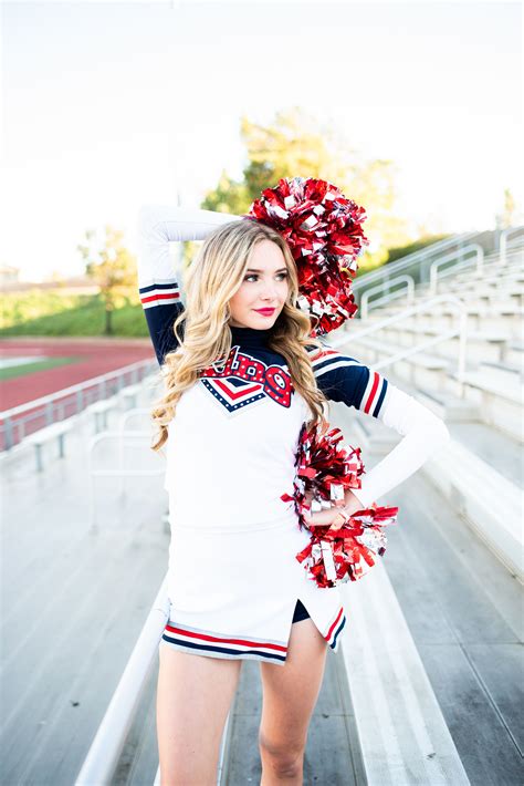senior session of king pom cute cheer pictures cheer photography