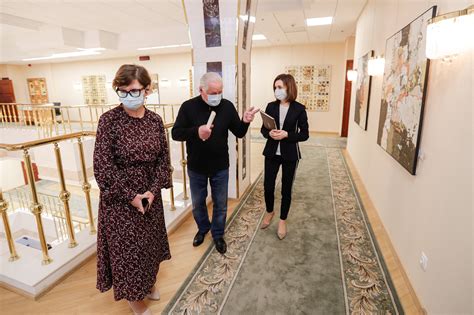The visit will take place in january 2021 as foreign minister of ukraine dmytro kuleba reported as we reported, maia sandu said that she intended to improve relations with ukraine. (FOTO) Expoziție de artă, inaugurată la Președinție. Maia ...
