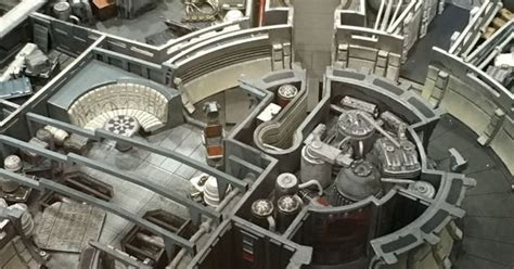 So Thats How The Inside Of The Millennium Falcon Is Laid Out Falcons
