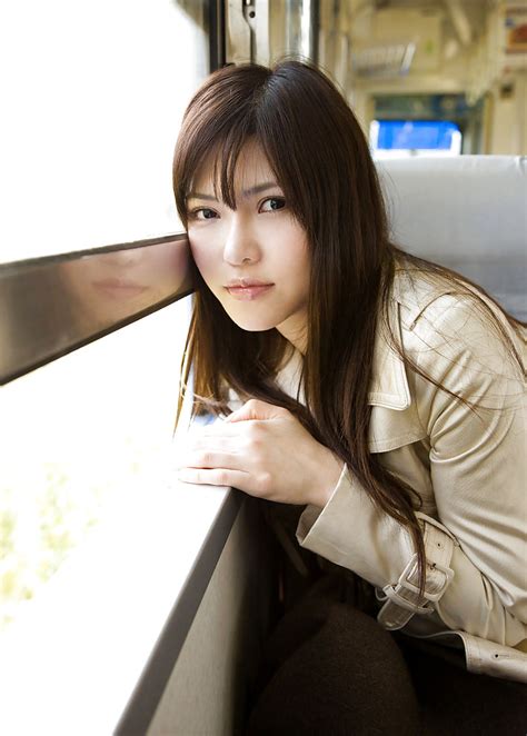 Anri Okita Train Fun Photo 1 11 109201134213