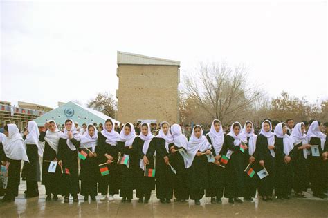 Afghanschoolgirlsin2002 Voice Of International Affairs