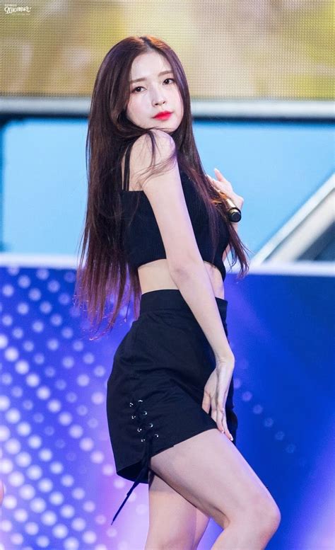 10 Times Oh My Girls Arin Showed Off Her Tiny Ant Waist Koreaboo