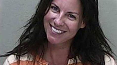 Florida Woman Smiles In Mugshot After Causing Deadly Dui Crash Police Say