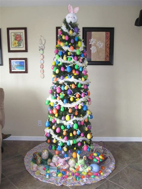 See more ideas about easter, easter blessings, easter time. Paasboom versieren? Hergebruik je kerstboom ...