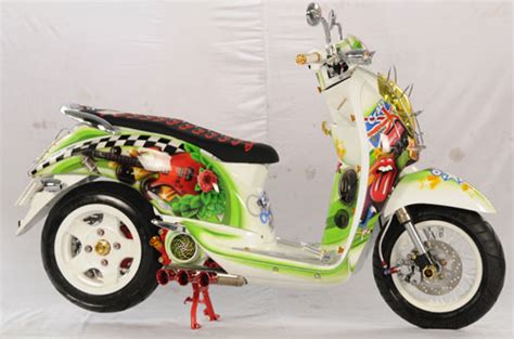 Modif motor scoopy warna biru modifikasi motor via modifceferacer.blogspot.com. Honda Scoopy modif simple | Oto Trendz