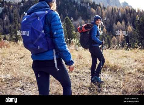 Two Young Women Hiking Hi Res Stock Photography And Images Alamy