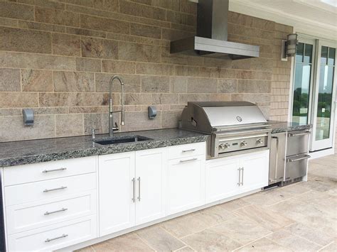 Our unparalleled attention to detail and focus on customer satisfaction has helped us earn a 5 star reputation. Sarasota Outdoor Kitchen Specialists | Outdoor Kitchen ...