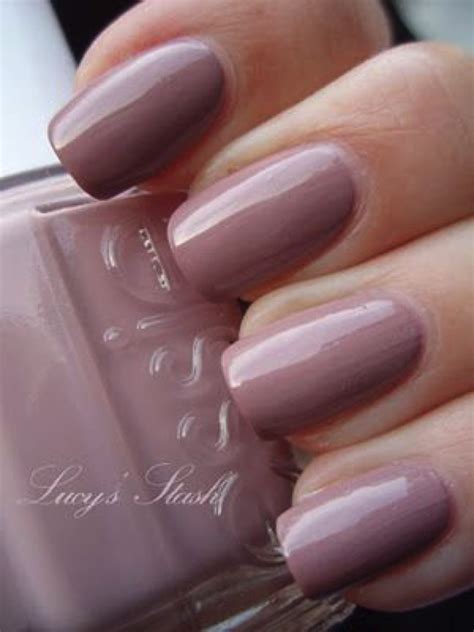 17 Extravagant Mauve Nails You Are Going To Love