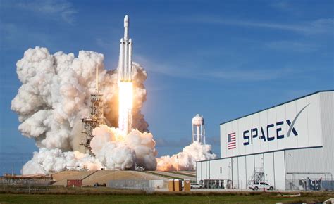 Elon Musks SpaceX hat erfolgreich seine Falcon Heavy 