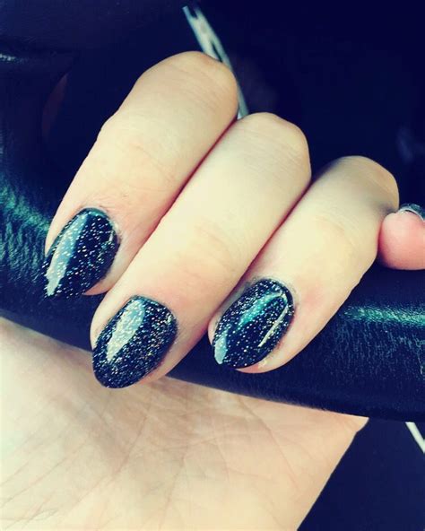 cool almond shape nails with black tips 2022 fsabd42