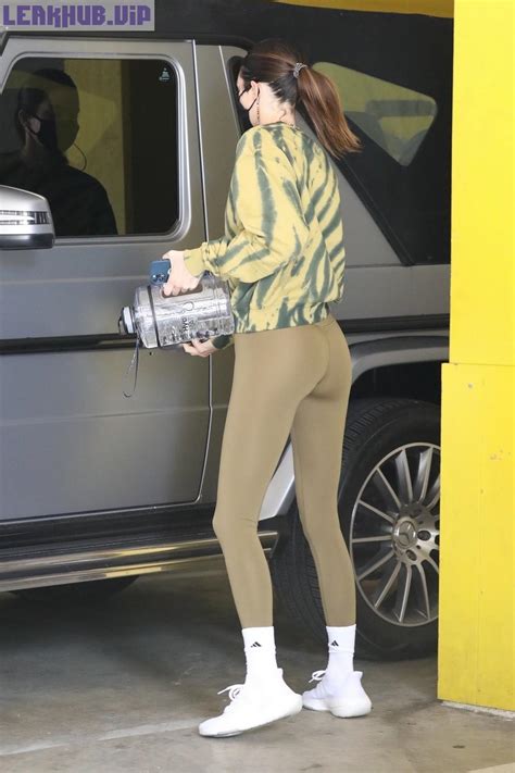 Kendall Jenner Cameltoe In Tight Leggings Photos Leakhub