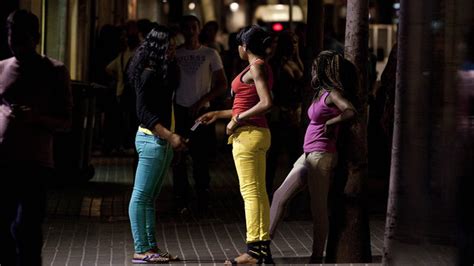 El Veto A La Prostitución En Barcelona Arranca Sin Denuncias Cataluña El PaÍs