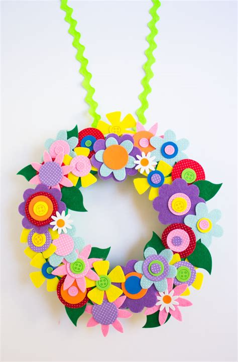 Easy And Colorful Spring Flower Wreath Design Improvised
