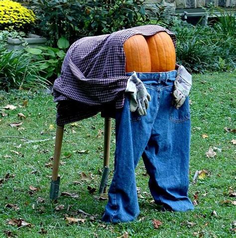 Front yard halloween decorations outdoor. 40+ Scary Front Yard Halloween Decoration Ideas | Funny halloween decorations, Halloween outdoor ...