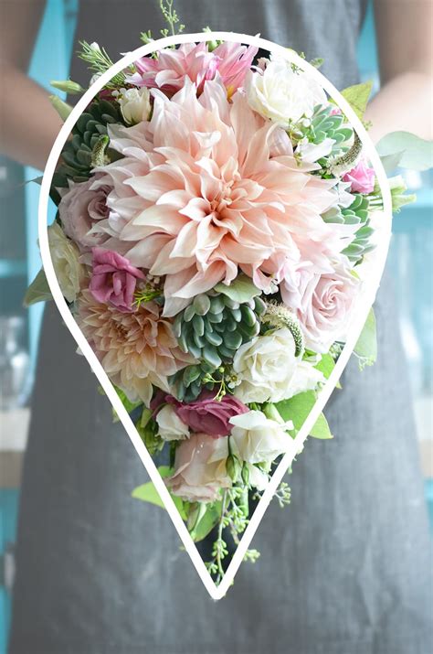 Do i have to have a bouquet for my wedding? Bouquet Shapes - Stems Weddings